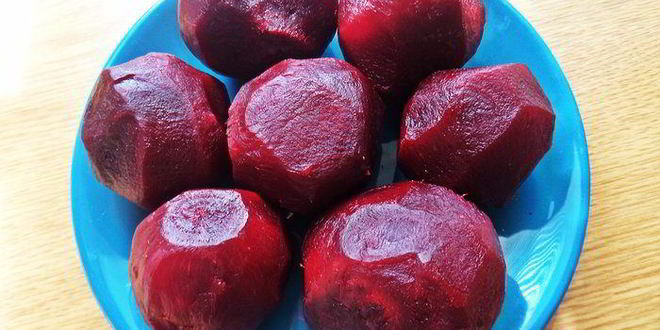 Рецепт свекольника с сосисками