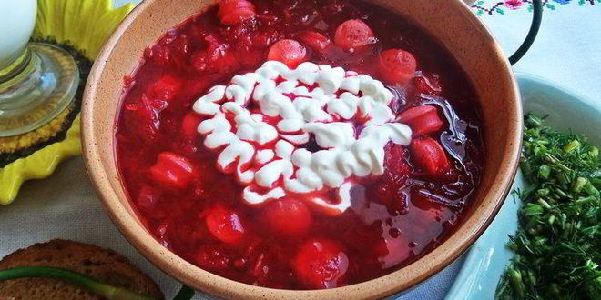 Рецепт свекольника с сосисками