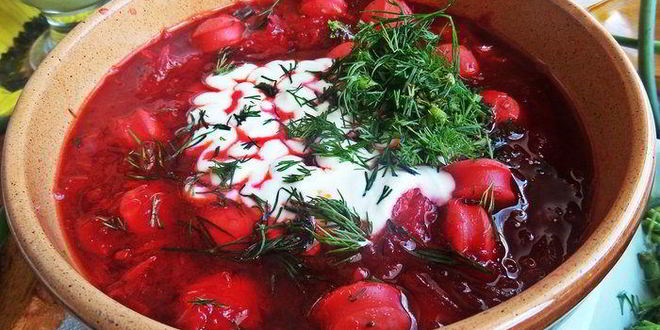 Рецепт свекольника с сосисками