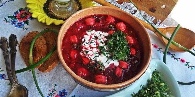 Рецепт свекольника с сосисками