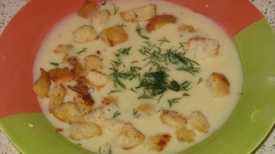 Рецепт сливочно-сырного суп с чесночными сухариками