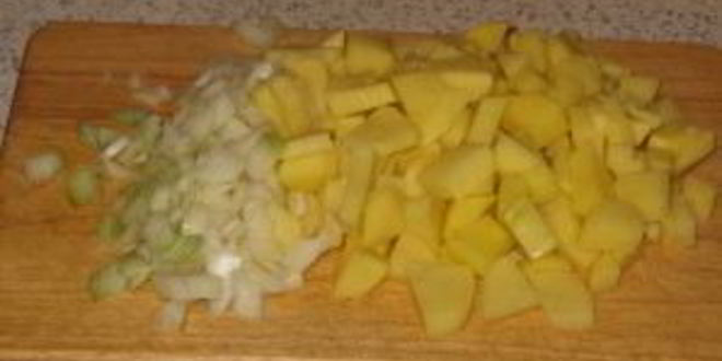 Рецепт сливочно-сырного суп с чесночными сухариками