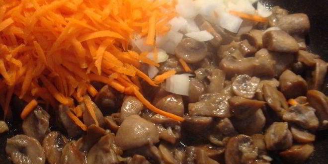 Рецепт сливочно-сырного суп с шампиньонами