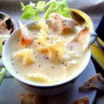 Сырно-макаронный суп и чипсы из лаваша