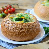 Рецепт Сырного супа с брокколи в булочках