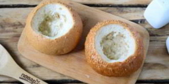 Рецепт сырного супа с брокколи в булочках