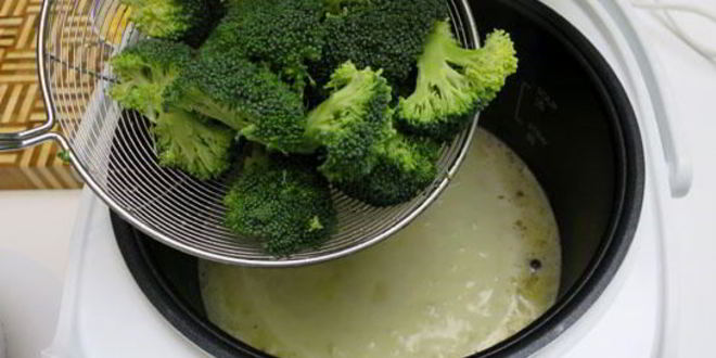 Рецепт сырного супа с брокколи в мультиварке