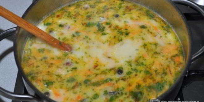 Рецепт сырного супа с копченостями