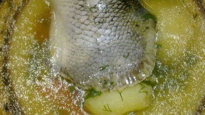 Рецепт Ухи из хвостов лосося