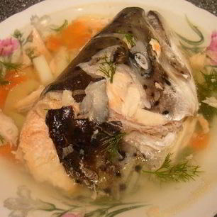 Рецепт Ухи из семги с помидорами