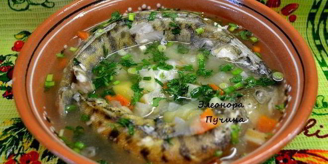 Рецепт ухи в горшочке с грибным пирогом