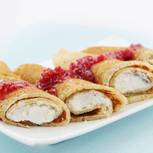 Рецепт Блинчиков с творогом и клубникой