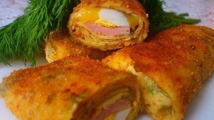 Рецепт Блинчиков с ветчиной, яйцами и сыром в панировке