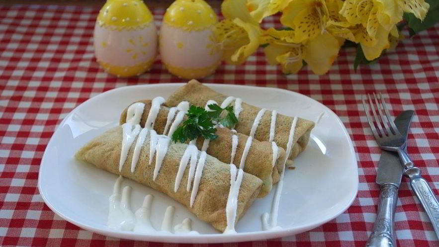 Рецепт блинчиков со шпинатом, беконом и грибами