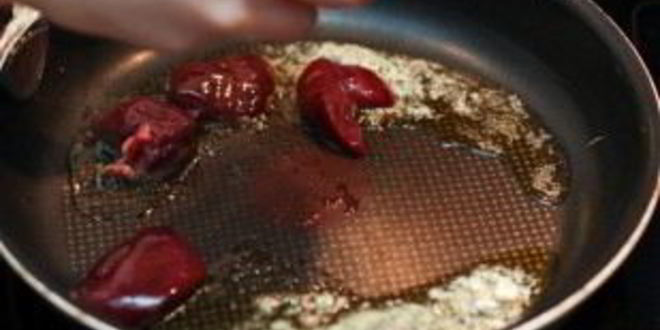 Рецепт блинов с куриной печенкой и грушей