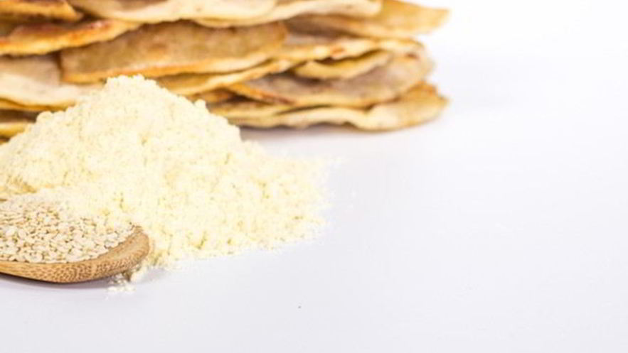 Рецепт заварных блинов на молоке и кипятке с кунжутом