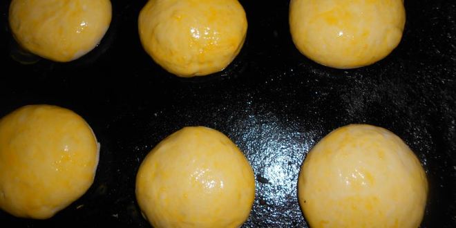 Рецепт булочек с черничной глазурью