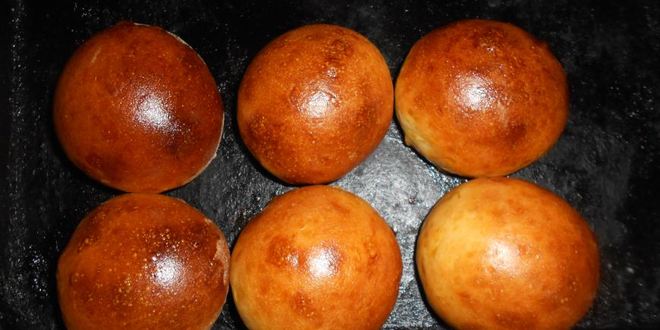 Рецепт булочек с черничной глазурью