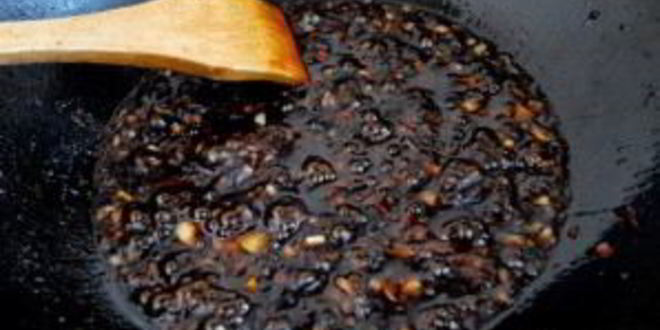 Рецепт булочек с мясом в пряном соусе