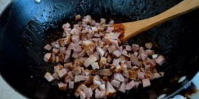 Рецепт булочек с мясом в пряном соусе