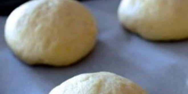 Рецепт булочек с мясом в пряном соусе