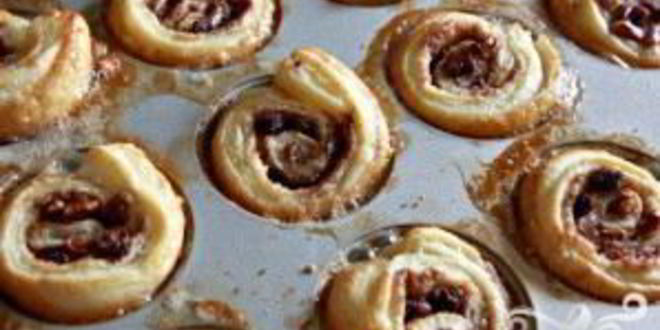 Рецепт булочек с орехами и изюмом