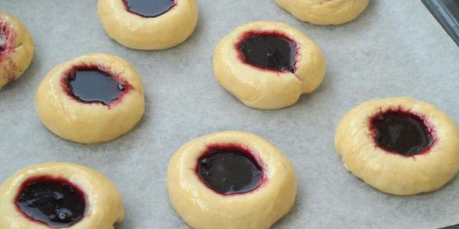 Рецепт ватрушек с джемом