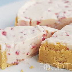 Рецепт Белого шоколадного чизкейка с клубникой