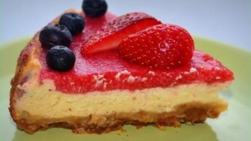 Рецепт чизкейка с клубникой в мультиварке