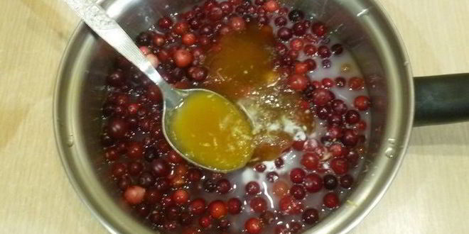 Рецепт медового чизкейка с клюквой