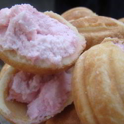 Рецепт Печенья Орешки, фаршированные малиновым чизкейком