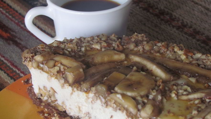 Рецепт сливочно-бананового чизкейк с орехами