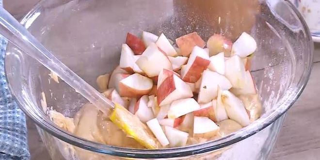 Рецепт кекса на арахисовом масле с яблоком и шоколадом