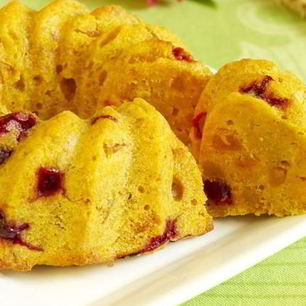 Рецепт Овсяного кекса с клюквой и курагой