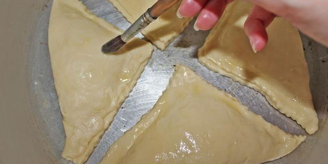 Рецепт хачапури из слоеного теста с сыром в духовке