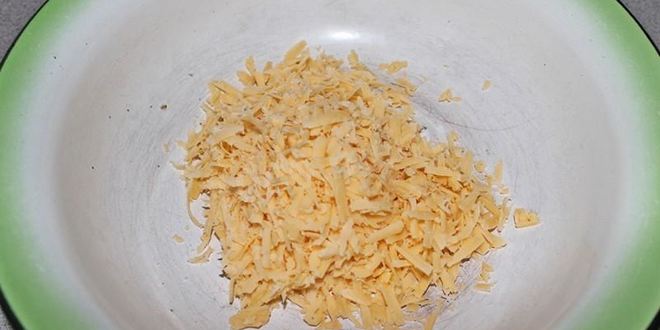 Рецепт хачапури из слоеного теста с сыром в духовке