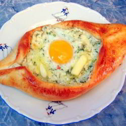 Рецепт Хачапури лодочка по аджарски с яйцом