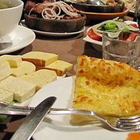 Рецепт Хачапури с сыром и яйцом