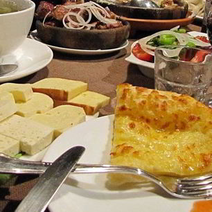 Рецепт Хачапури с сыром и яйцом