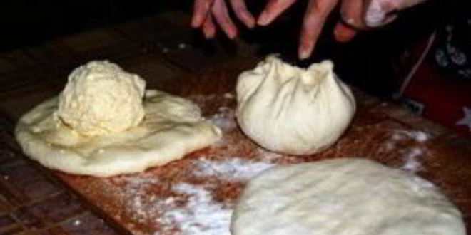 Рецепт хачапури с сыром и яйцом