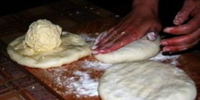 Рецепт хачапури с сыром и яйцом