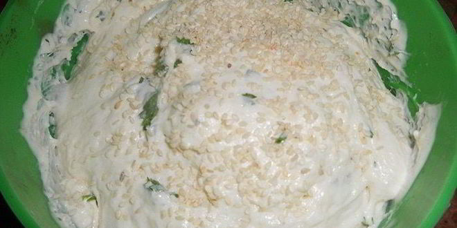 Рецепт домашнего хлеба с петрушкой без замеса