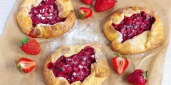 Рецепт клубничных галет из творожного теста