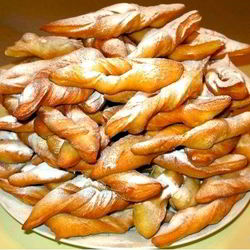 Рецепт Хвороста тонкого хрустящего на кефире