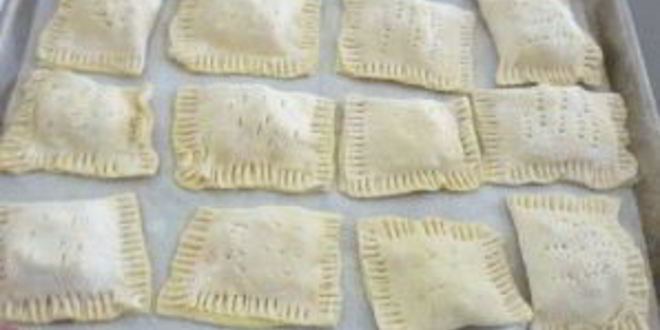 Рецепт конвертиков из слоеного теста с сыром