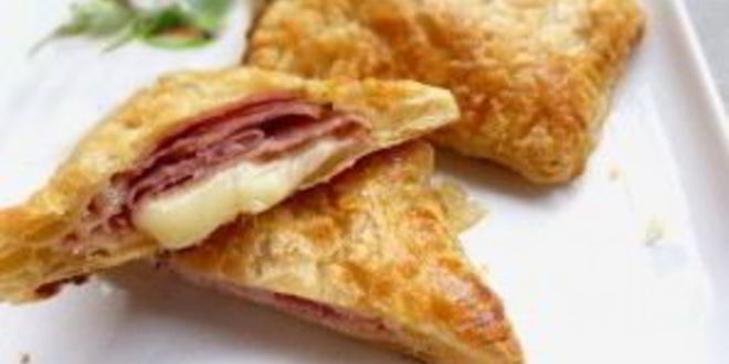 Рецепт конвертиков из слоеного теста с сыром