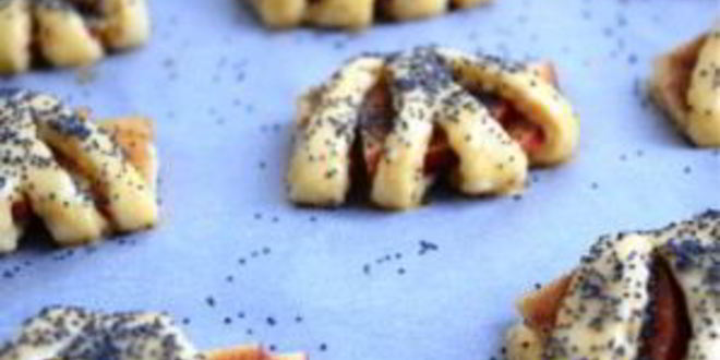 Рецепт конвертиков с яблоками из творожного теста