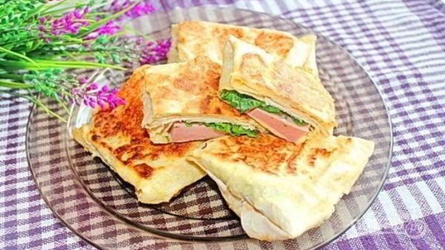 Рецепт конвертиков из лаваша с ветчиной