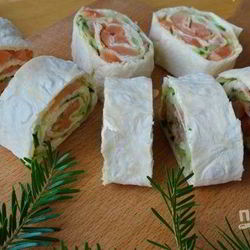 Рецепт Лаваша с красной рыбой и огурцом