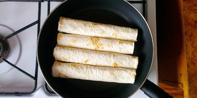 Рецепт творожных рулетиков с лавашом